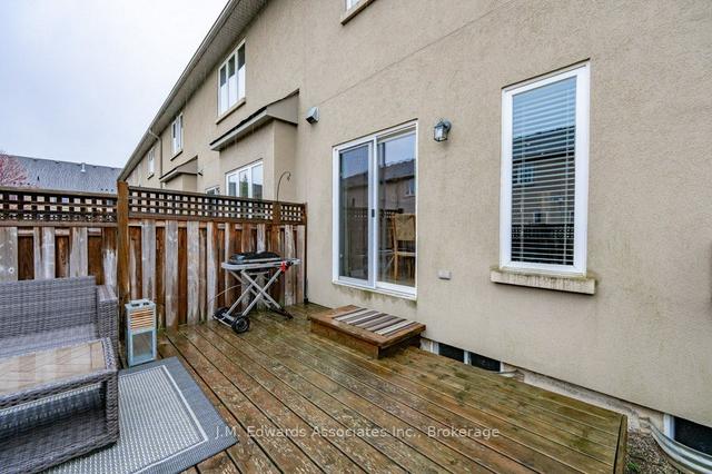 24 Forest Valley Cres, Townhouse with 3 bedrooms, 3 bathrooms and 2 parking in Hamilton ON | Image 22
