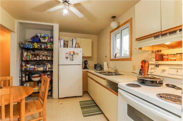 1115 Hickorywood Crescent, House semidetached with 3 bedrooms, 2 bathrooms and 3 parking in Kingston ON | Image 6