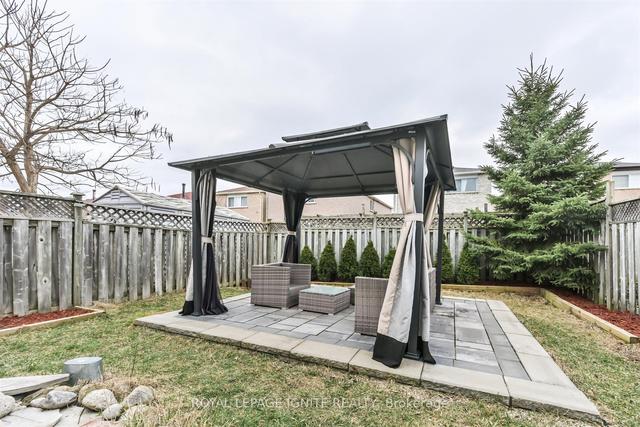 25 Karen Miles Cres, House detached with 3 bedrooms, 3 bathrooms and 3 parking in Markham ON | Image 32
