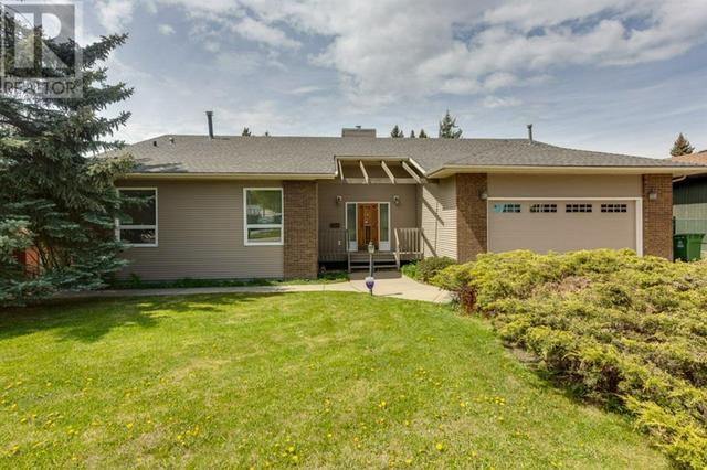 5416 60 Street, House detached with 4 bedrooms, 3 bathrooms and 4 parking in Rocky Mountain House AB | Image 1