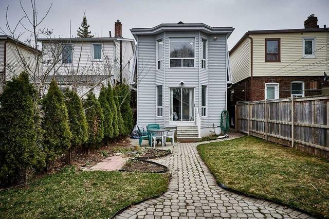 16 Thyra Ave, House detached with 5 bedrooms, 3 bathrooms and 2 parking in Toronto ON | Image 28