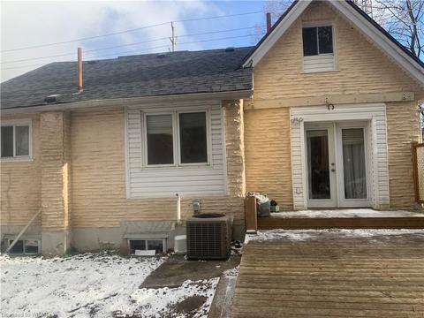 272 Main Street, House detached with 2 bedrooms, 1 bathrooms and 8 parking in Cambridge ON | Card Image