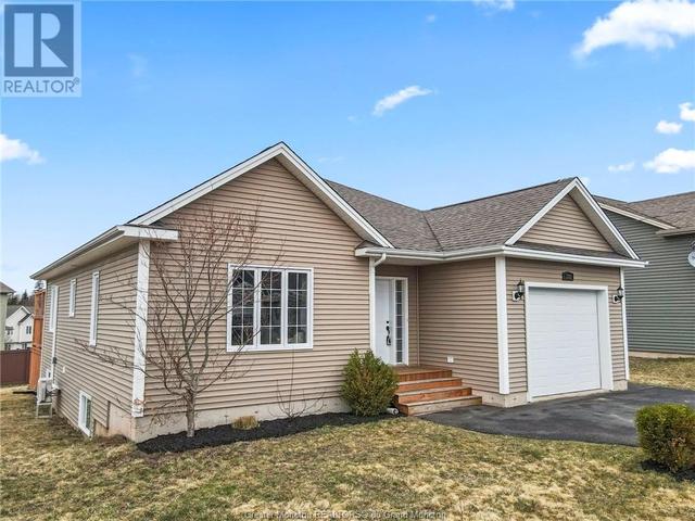 128 Tilmon Cres, House detached with 5 bedrooms, 2 bathrooms and null parking in Dieppe NB | Image 1