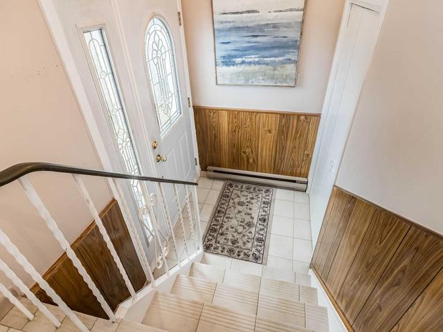 66 Orchardcroft Cres, House semidetached with 3 bedrooms, 2 bathrooms and 3 parking in Toronto ON | Image 33