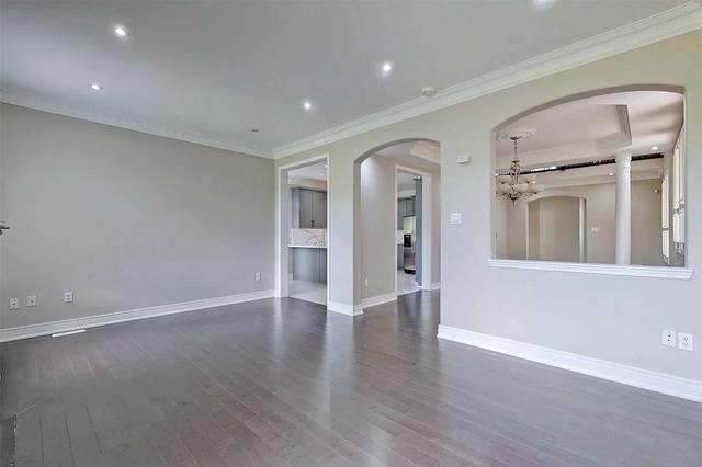5953 Sidmouth St, House detached with 4 bedrooms, 4 bathrooms and 4 parking in Mississauga ON | Image 39