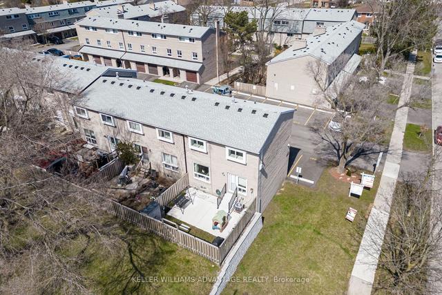 1 - 2 Liszt Gate, Townhouse with 3 bedrooms, 2 bathrooms and 2 parking in Toronto ON | Image 12