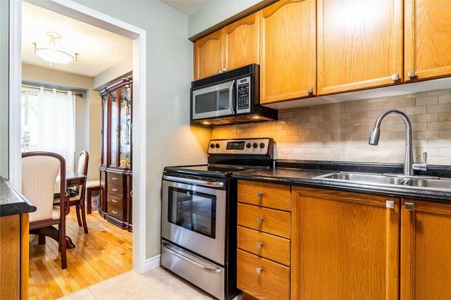 13 - 2411 Sovereign St, Townhouse with 3 bedrooms, 3 bathrooms and 1 parking in Oakville ON | Image 7