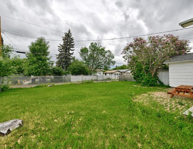 Back Yard with back alley access | Image 28