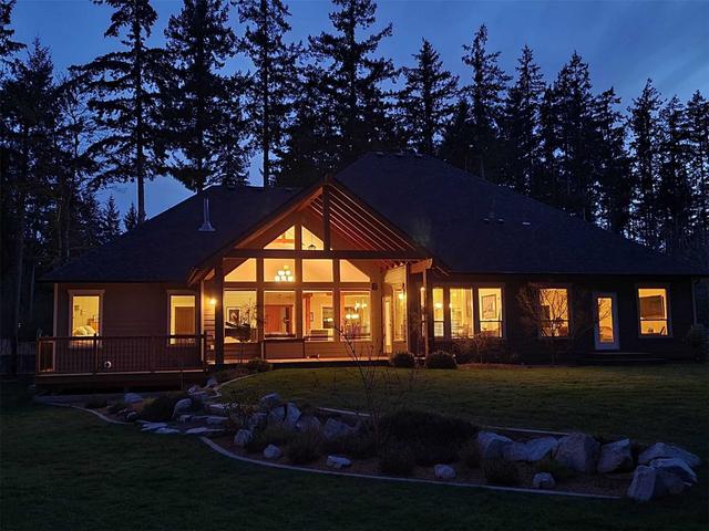 1832 Thurber Rd, House detached with 4 bedrooms, 3 bathrooms and 7 parking in Comox Valley B (Lazo North) BC | Image 11