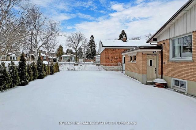 36 Willamere Dr, House detached with 3 bedrooms, 2 bathrooms and 4 parking in Toronto ON | Image 30