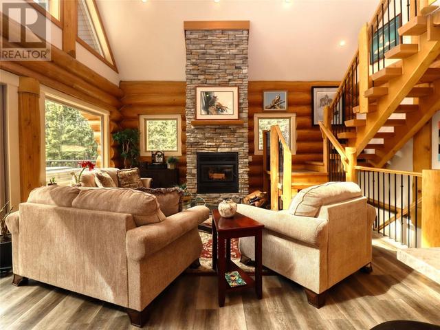 2589 Airstrip Road, House detached with 3 bedrooms, 3 bathrooms and 2 parking in Columbia Shuswap F BC | Image 24