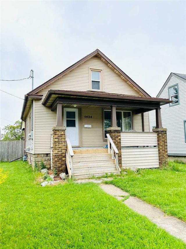 5424 Mcrae St, House detached with 3 bedrooms, 1 bathrooms and 4 parking in Niagara Falls ON | Image 1