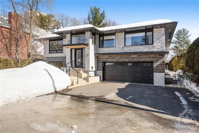 821 Hare Avenue, House detached with 3 bedrooms, 3 bathrooms and 6 parking in Ottawa ON | Image 1