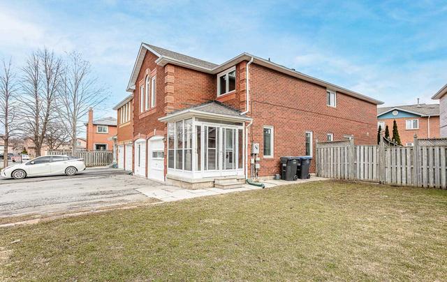 22 Muirland Cres, House detached with 4 bedrooms, 4 bathrooms and 8 parking in Brampton ON | Image 23