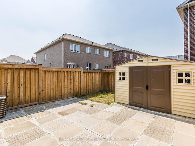 9 Edsel Rd, House attached with 3 bedrooms, 4 bathrooms and 3 parking in Brampton ON | Image 22