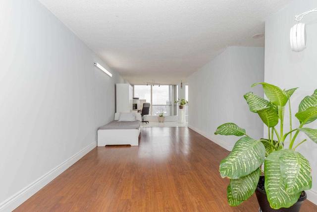 1606 - 1 Rowntree Rd, Condo with 2 bedrooms, 2 bathrooms and 1 parking in Toronto ON | Image 2
