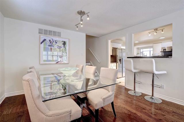 2353 Devon Rd, House detached with 3 bedrooms, 2 bathrooms and 3 parking in Oakville ON | Image 3
