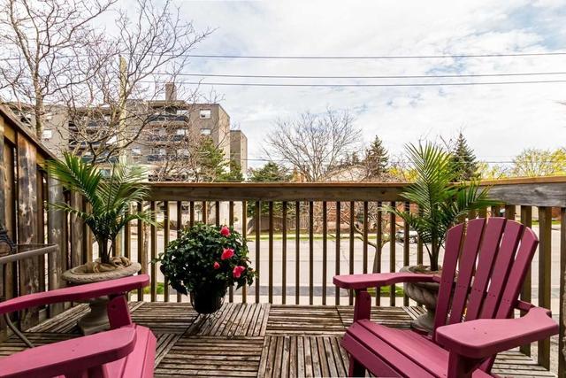 16 - 2299 Marine Dr, House attached with 2 bedrooms, 3 bathrooms and 1 parking in Oakville ON | Image 10