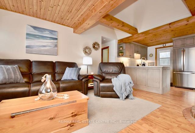 8 - 1054 Cove Rd, House detached with 3 bedrooms, 1 bathrooms and 6 parking in Muskoka Lakes ON | Image 10