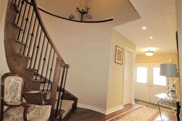 5400 Kindos St, House detached with 3 bedrooms, 3 bathrooms and 4 parking in Burlington ON | Image 7