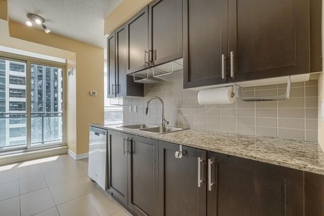2206 - 4065 Brickstone Mews, Condo with 2 bedrooms, 2 bathrooms and 1 parking in Mississauga ON | Image 15