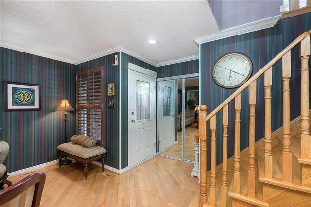 728 Shanahan Blvd, House attached with 3 bedrooms, 3 bathrooms and 2 parking in Newmarket ON | Image 3