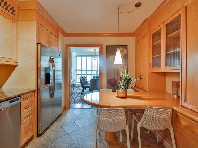 14b - 66 Collier St, Condo with 2 bedrooms, 2 bathrooms and 2 parking in Toronto ON | Image 4