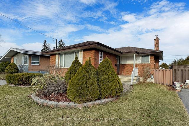 633 Gibbons St, House detached with 3 bedrooms, 2 bathrooms and 5 parking in Oshawa ON | Image 12