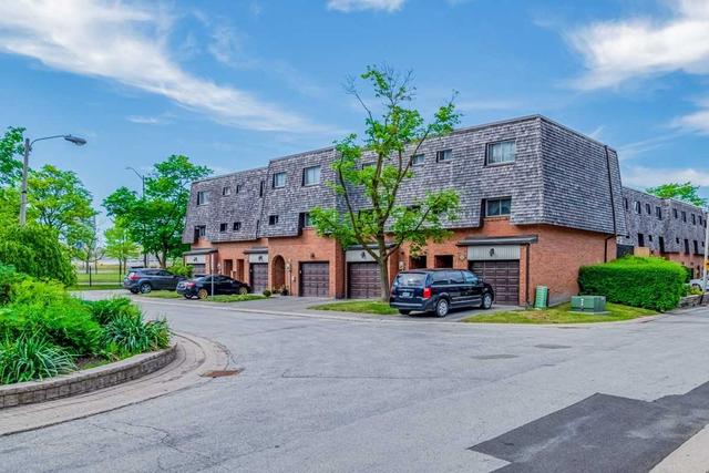23 Briar Path, Townhouse with 3 bedrooms, 2 bathrooms and 2 parking in Brampton ON | Image 22