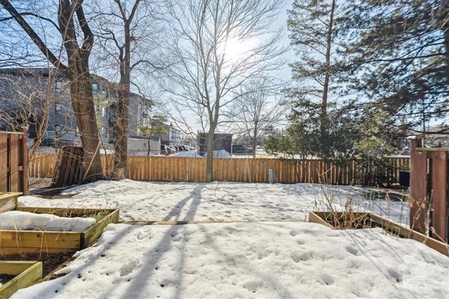 44 Compata Way, Townhouse with 5 bedrooms, 3 bathrooms and 2 parking in Ottawa ON | Image 16
