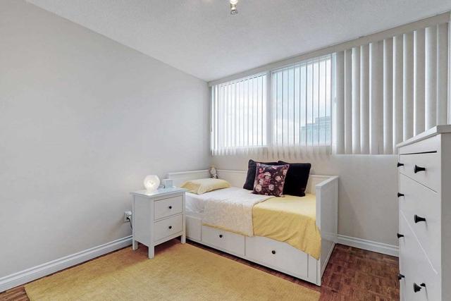 sph4 - 3700 Kaneff Cres, Condo with 2 bedrooms, 2 bathrooms and 2 parking in Mississauga ON | Image 17