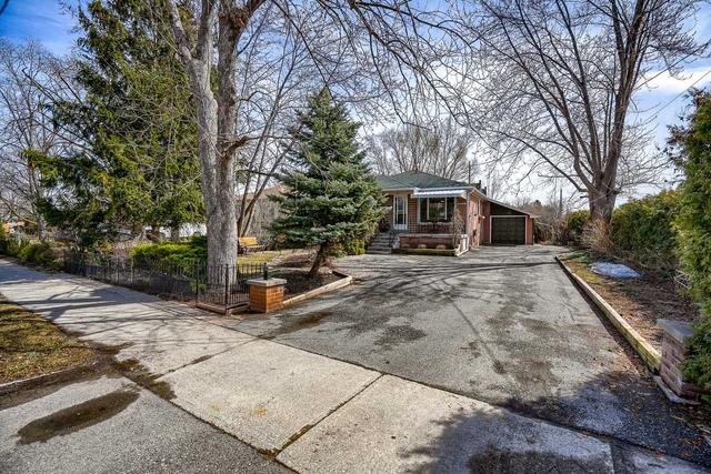 2090 Bridge Rd, House detached with 3 bedrooms, 3 bathrooms and 4 parking in Oakville ON | Image 12