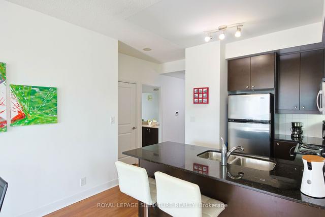 1002 - 60 Absolute Ave, Condo with 2 bedrooms, 2 bathrooms and 1 parking in Mississauga ON | Image 2