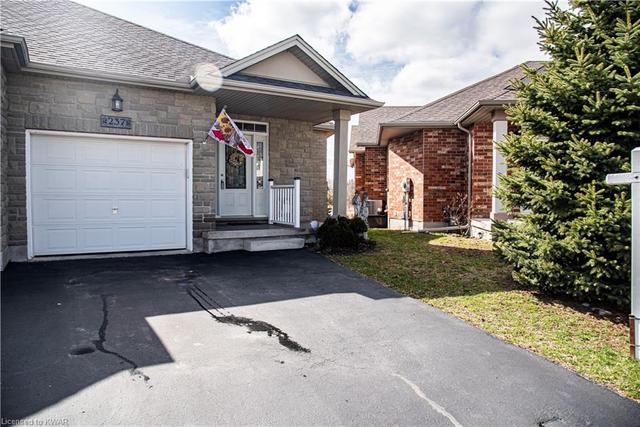 237 Buttercup Court, House semidetached with 2 bedrooms, 2 bathrooms and 3 parking in Waterloo ON | Image 2