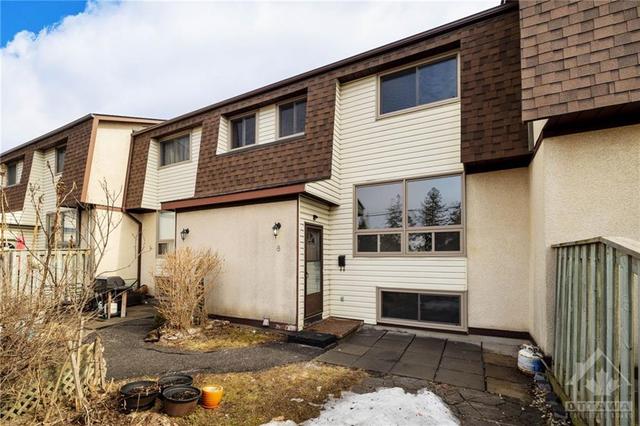 8 - 2640 Draper Avenue, Townhouse with 3 bedrooms, 2 bathrooms and 1 parking in Ottawa ON | Image 1