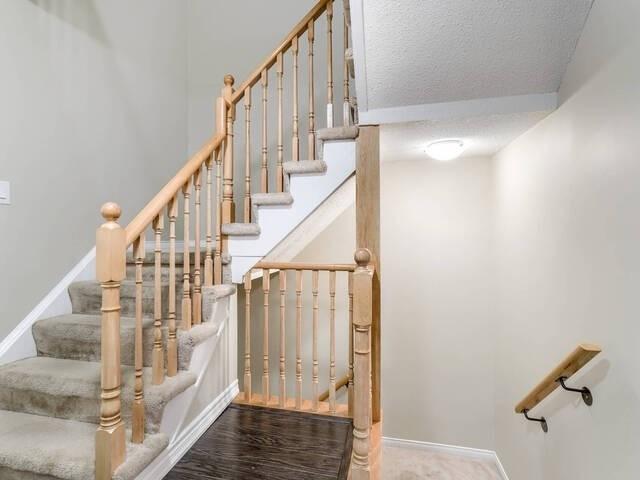 64 Brisbane Crt, Townhouse with 3 bedrooms, 3 bathrooms and 2 parking in Brampton ON | Image 10