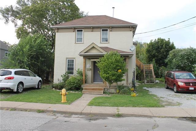 31 Turner Crescent, Home with 3 bedrooms, 0 bathrooms and 7 parking in St. Catharines ON | Image 2