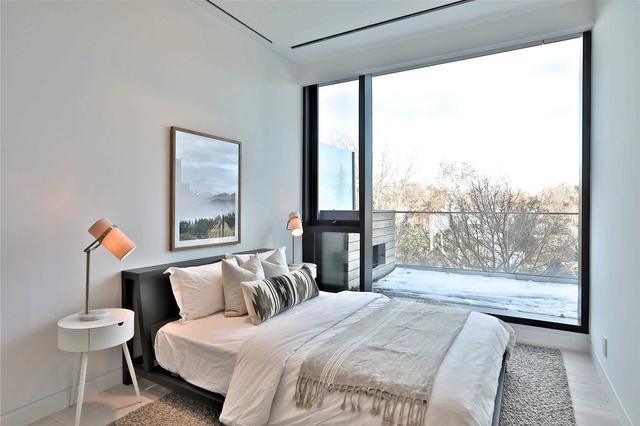 403 - 1 Roxborough St E, Condo with 2 bedrooms, 2 bathrooms and 1 parking in Toronto ON | Image 2