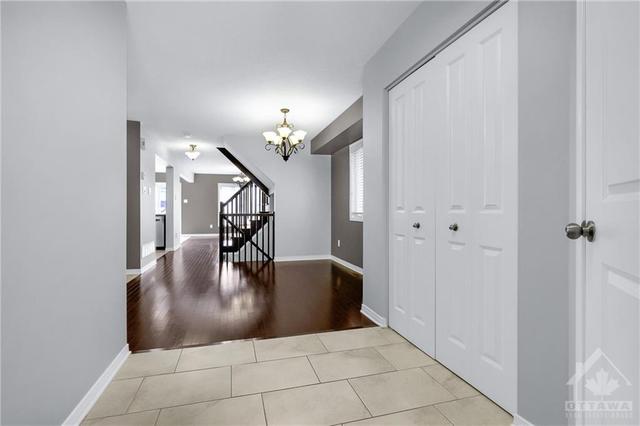 313 Laguna Street, Townhouse with 3 bedrooms, 3 bathrooms and 4 parking in Ottawa ON | Image 4