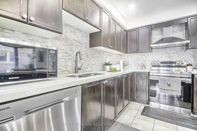 165 Meadowhawk Tr, House semidetached with 4 bedrooms, 3 bathrooms and 3 parking in Bradford West Gwillimbury ON | Image 5
