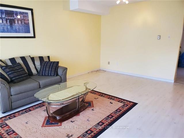 2 - 1215 Cheapside St, Townhouse with 3 bedrooms, 2 bathrooms and 2 parking in London ON | Image 3