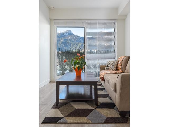303 - 37881 Cleveland Avenue, Condo with 1 bedrooms, 1 bathrooms and 1 parking in Squamish BC | Card Image