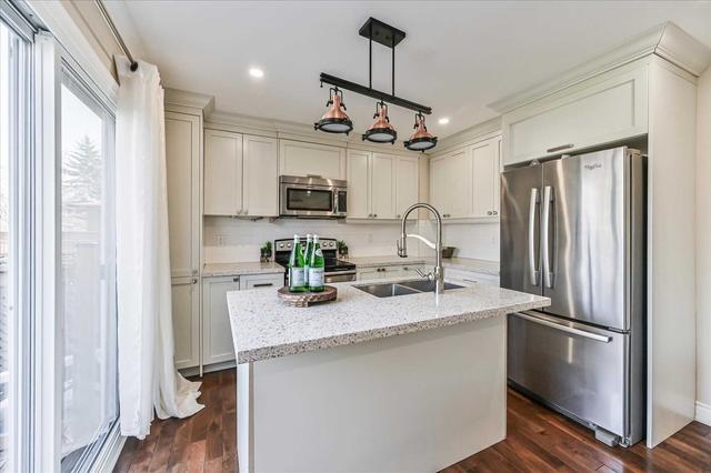 265 Cherokee Blvd, House semidetached with 4 bedrooms, 4 bathrooms and 5 parking in Toronto ON | Image 5