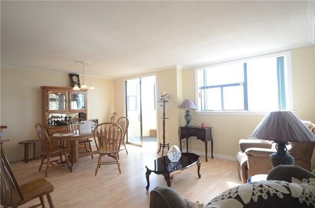 1002 - 519 Dundas St W, Condo with 1 bedrooms, 1 bathrooms and 1 parking in Toronto ON | Image 2