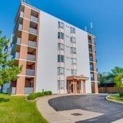 302 - 870 Upper Wentworth Ave, Condo with 2 bedrooms, 2 bathrooms and 1 parking in Hamilton ON | Image 1