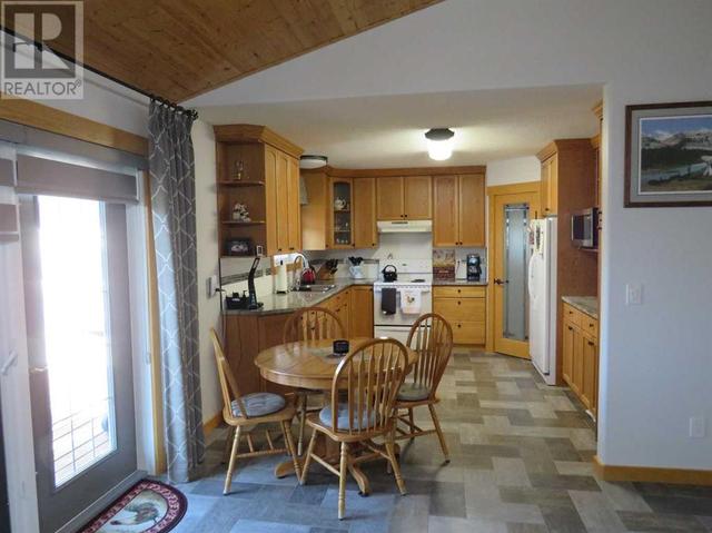 533 Raven Rise, House detached with 3 bedrooms, 3 bathrooms and null parking in Clearwater County AB | Image 11