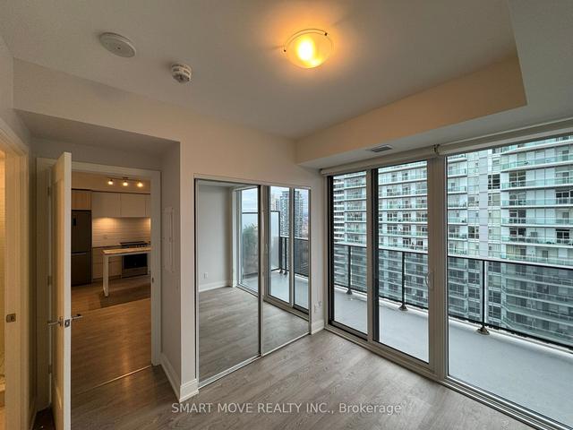 3707 - 70 Annie Craig Dr, Condo with 1 bedrooms, 2 bathrooms and 1 parking in Toronto ON | Image 12