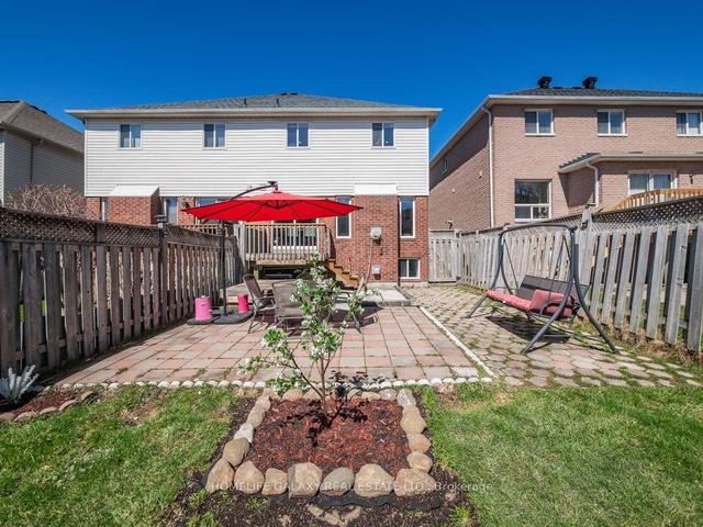 561 Heddle Cres, House semidetached with 3 bedrooms, 4 bathrooms and 5 parking in Newmarket ON | Image 21