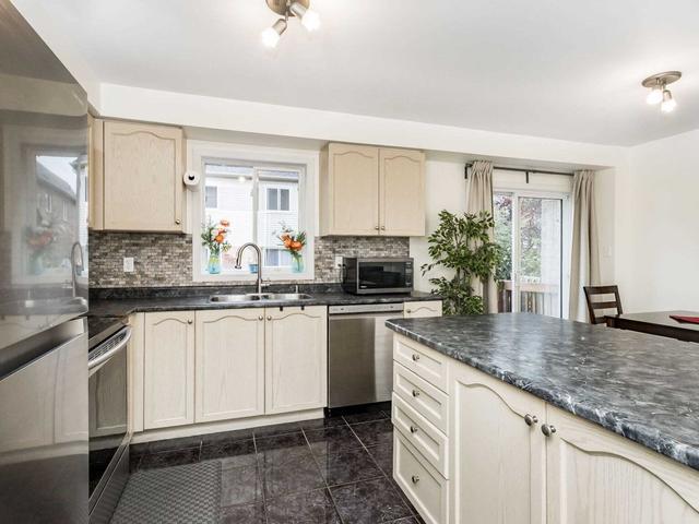 383 Hobbs Cres, House attached with 3 bedrooms, 3 bathrooms and 2 parking in Milton ON | Image 16