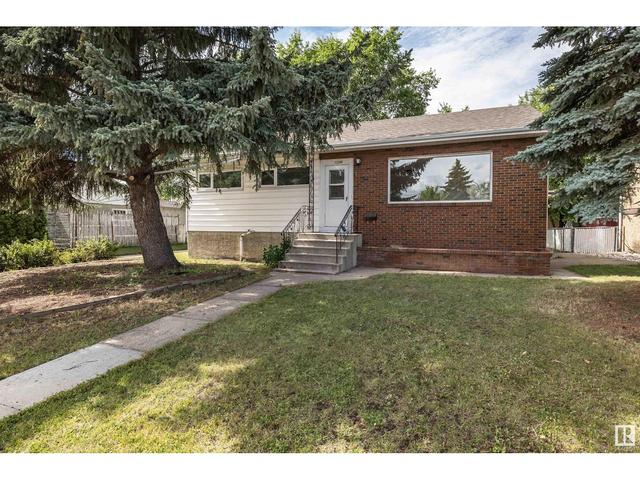 13204 135 St Nw, House detached with 5 bedrooms, 2 bathrooms and null parking in Edmonton AB | Card Image